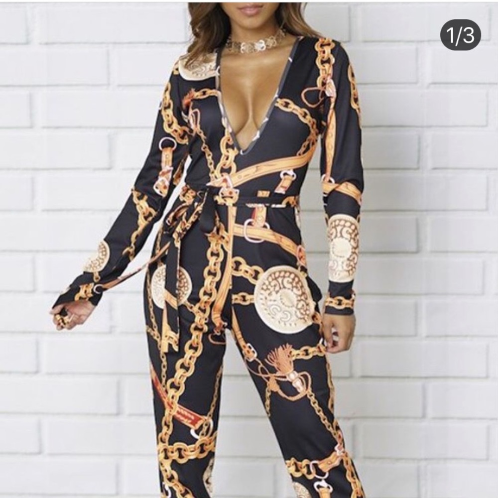 Low cut body suit